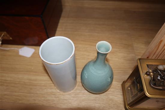 A Chinese famille rose brushpot and a Korean celadon vase 16.5cm